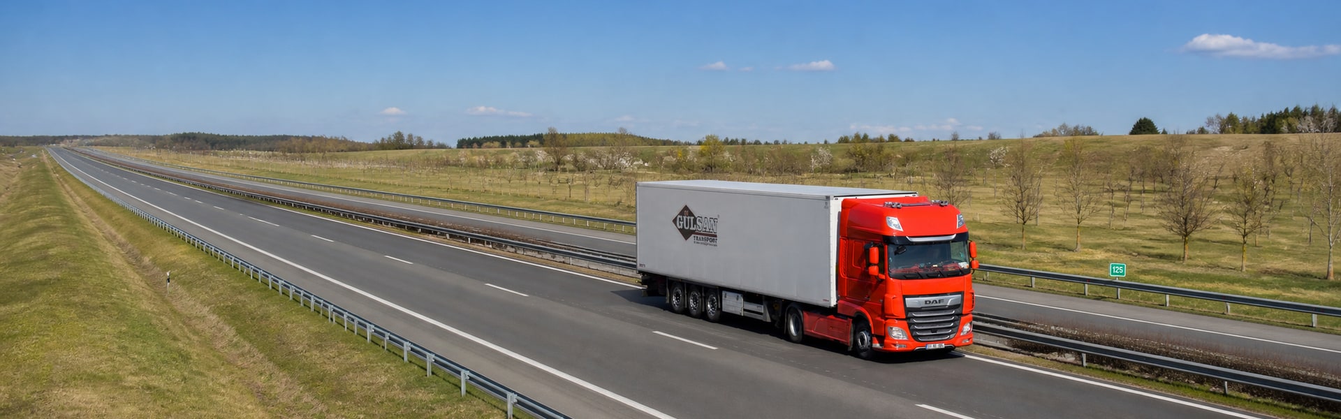 Gülsan Transport tırı uluslararası kara yolunda ilerlerken